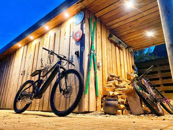 Destination pages Secure Bike Storage 29 33 Credit DM Bin S