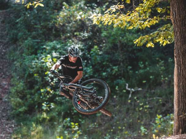 Gary vernon flat table