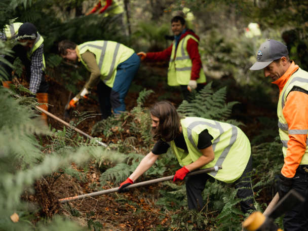Manon ruari trail summit dig Credit Innes Graham